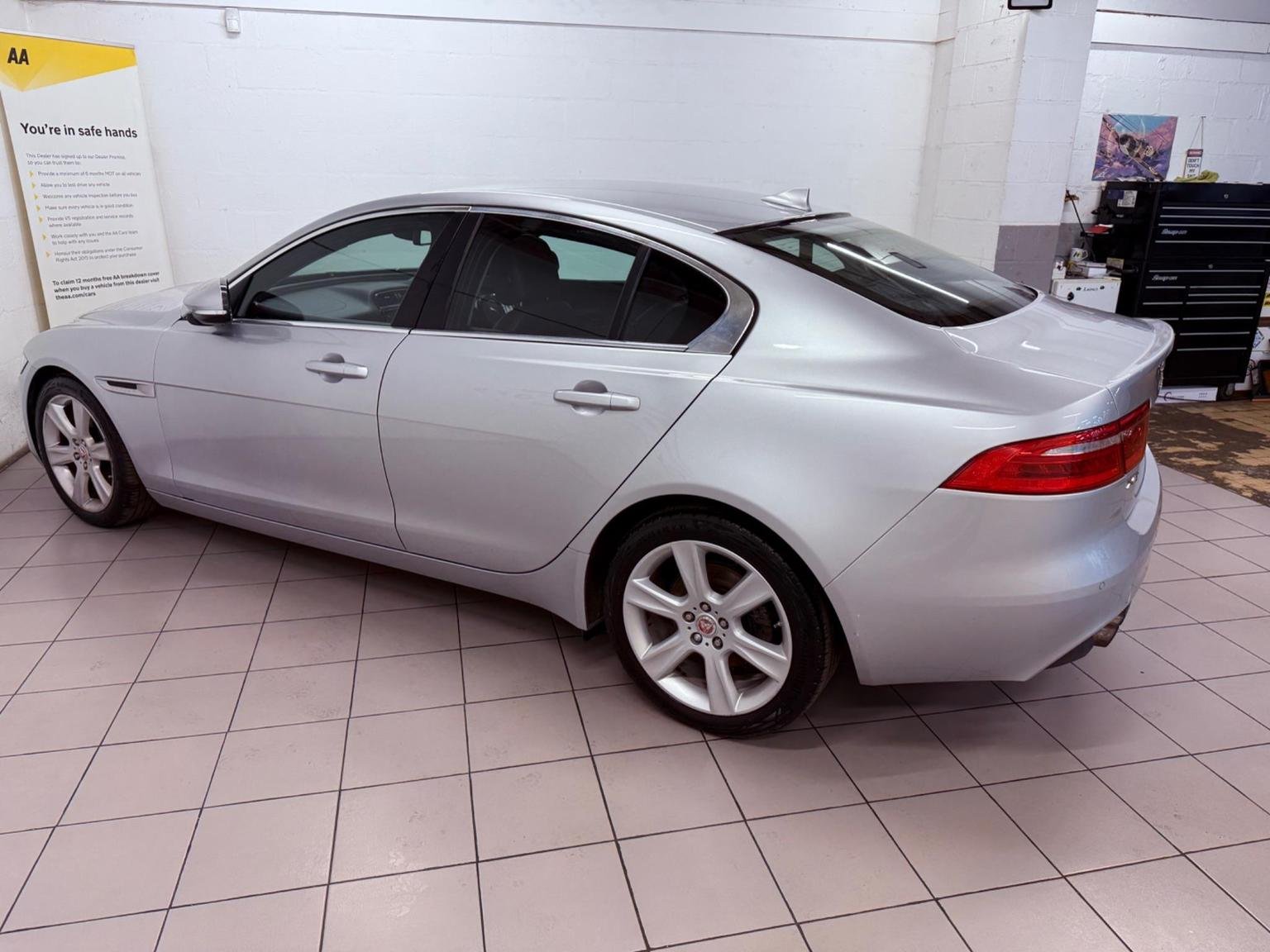 Jaguar XE