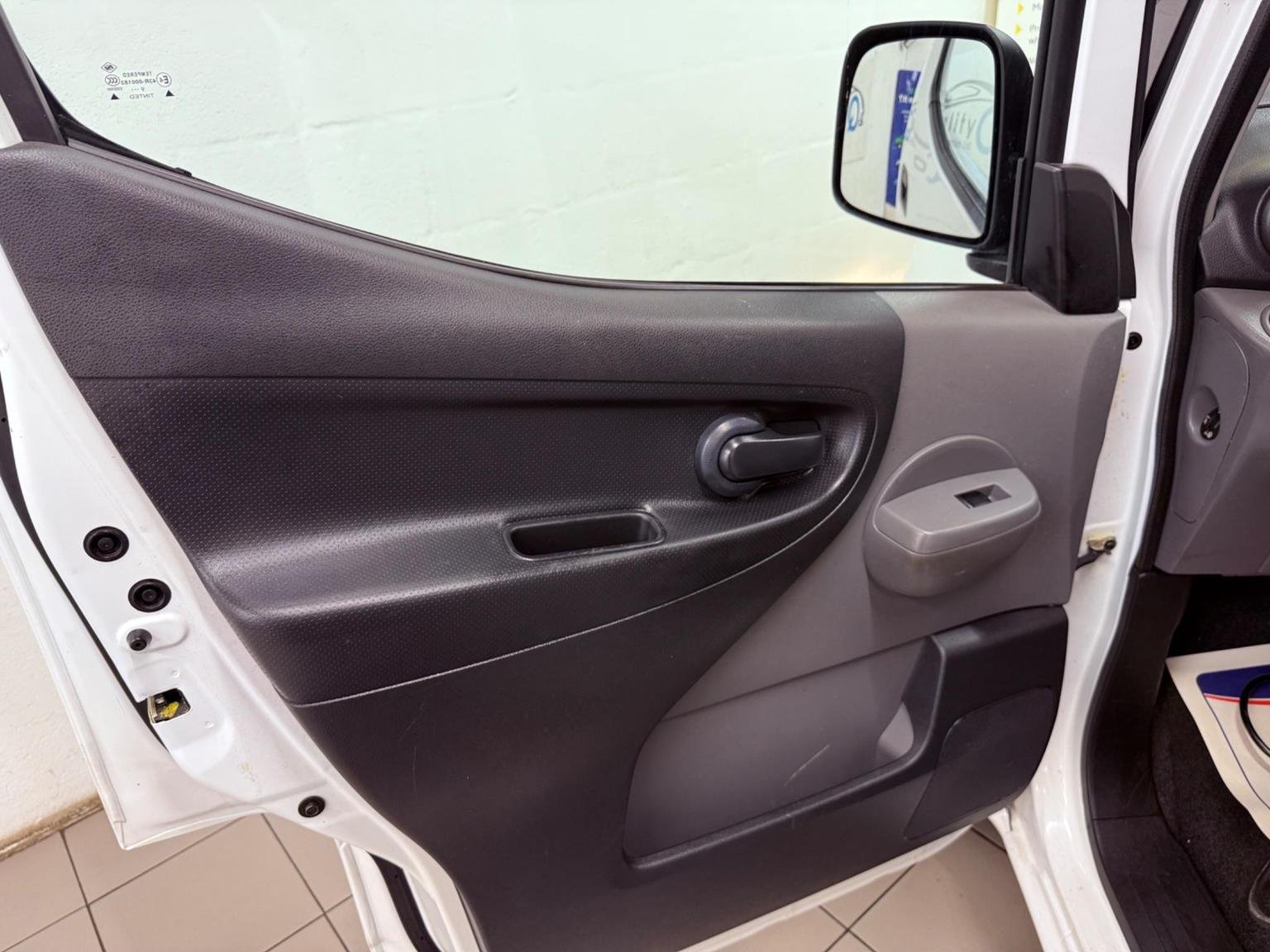 Nissan eNV200