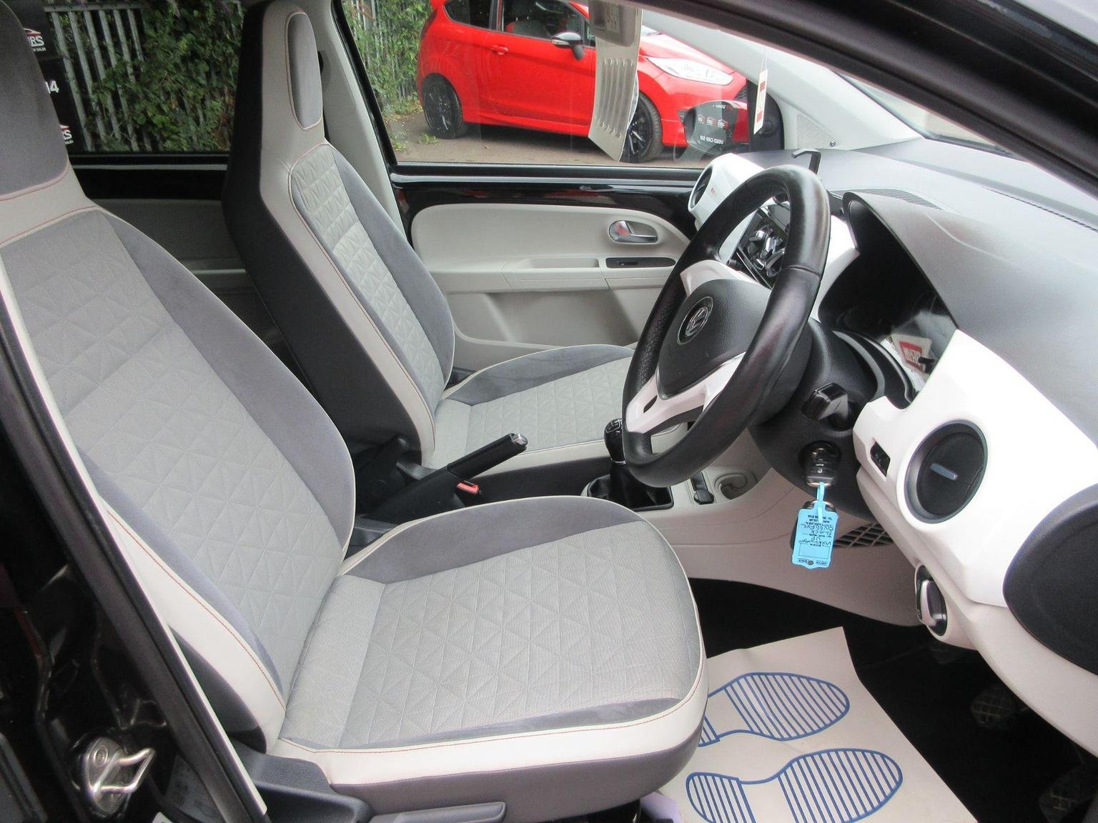 Volkswagen UP