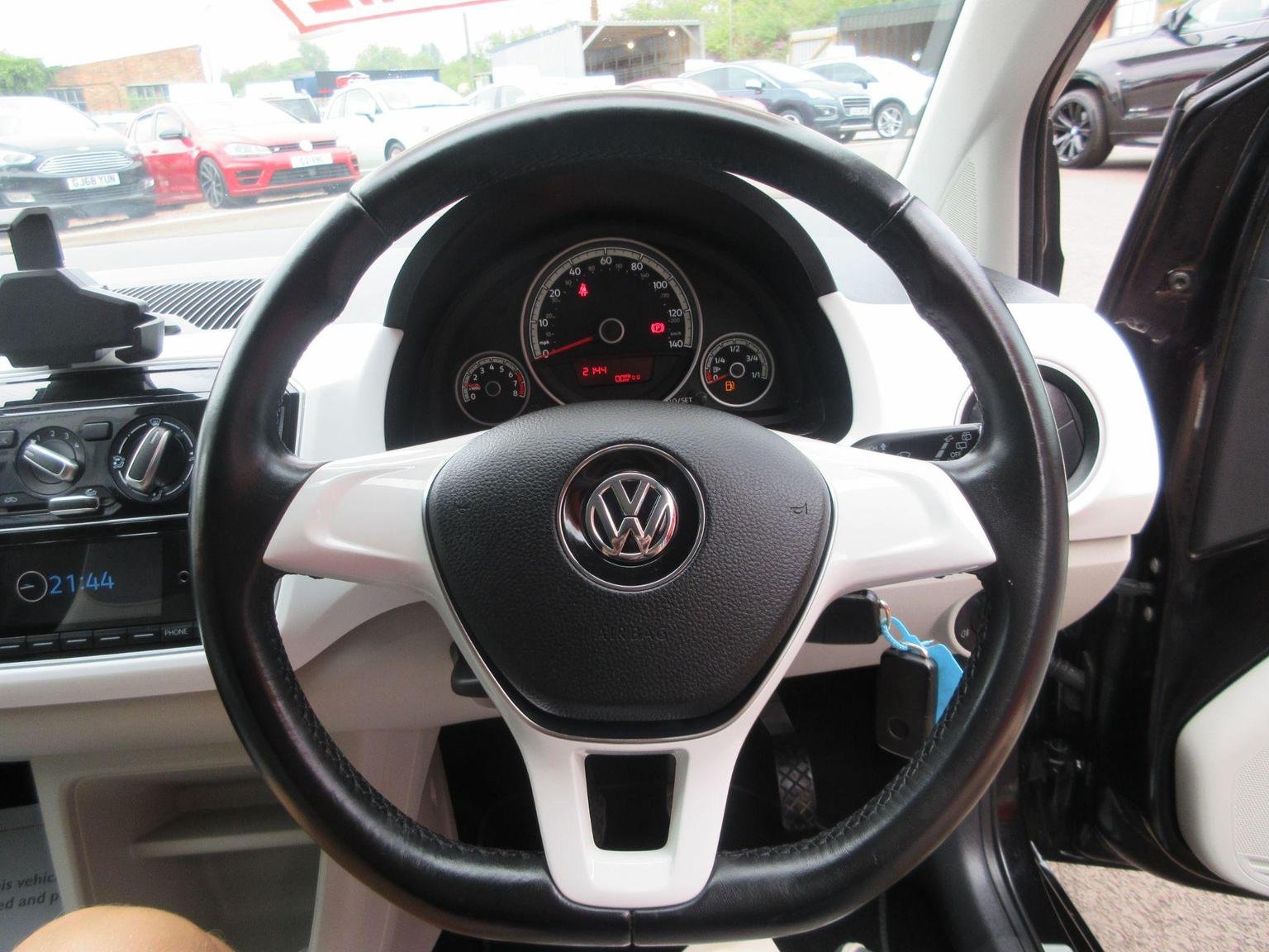 Volkswagen UP