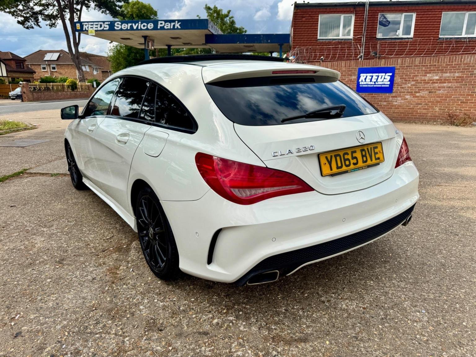 Mercedes Benz CLA