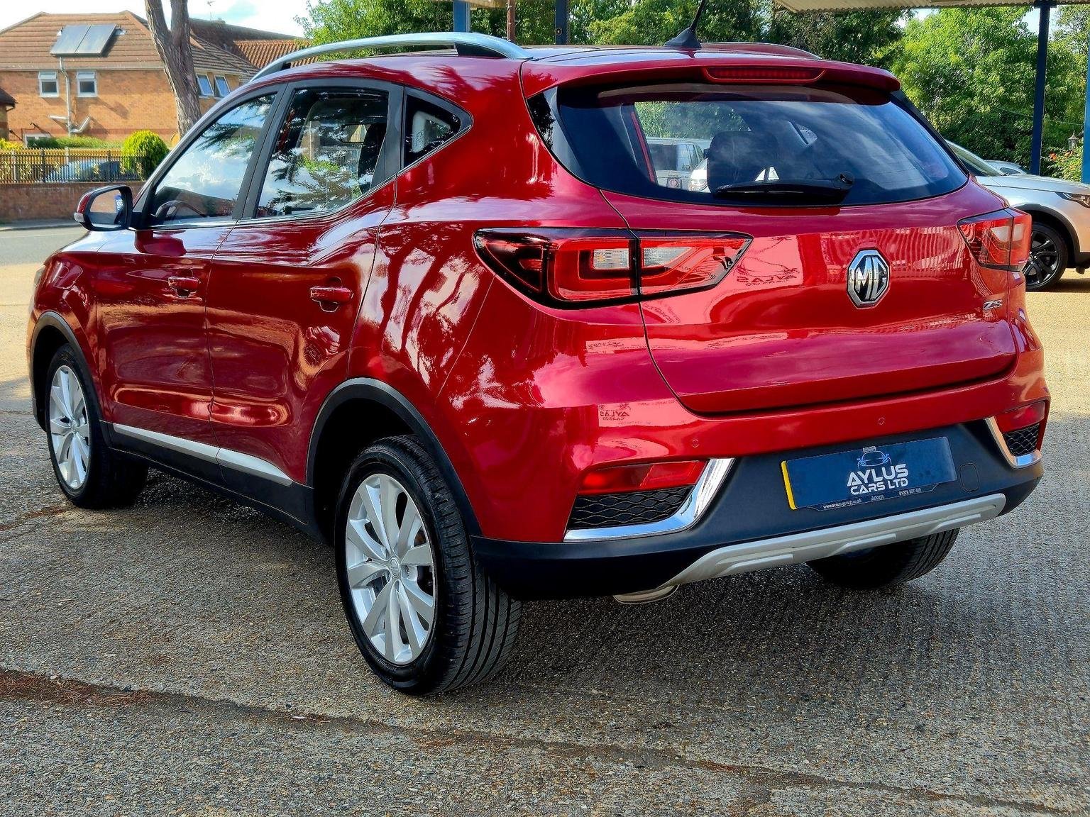 MG ZS