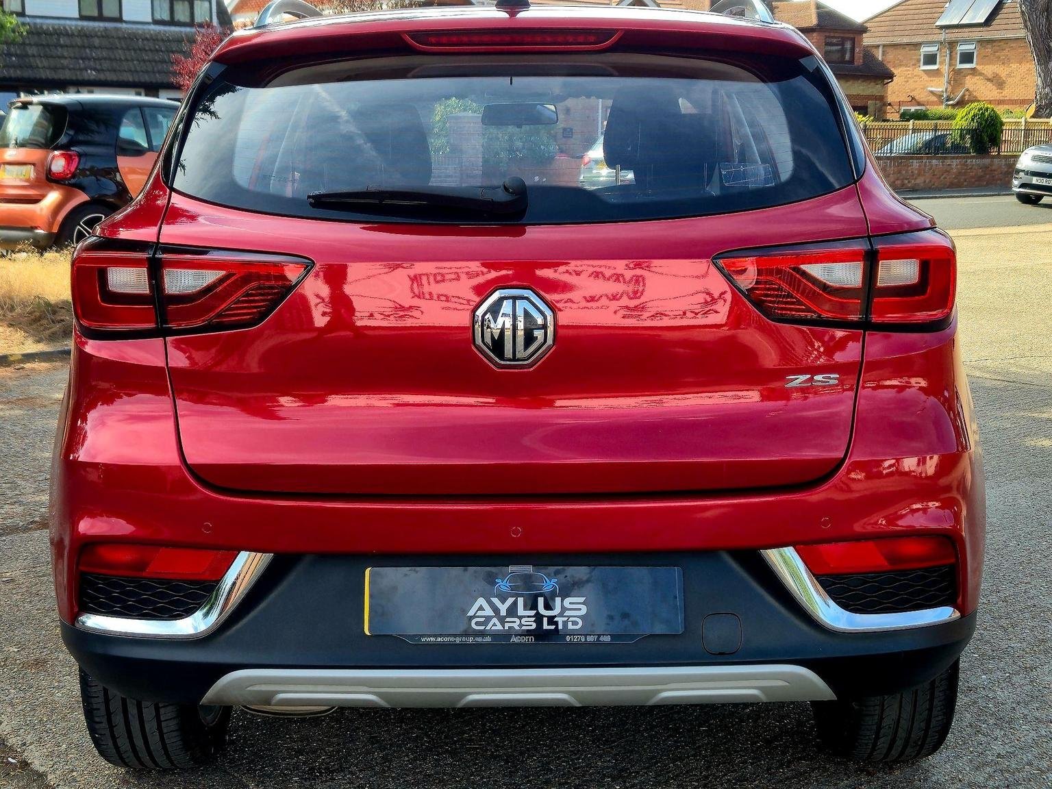MG ZS