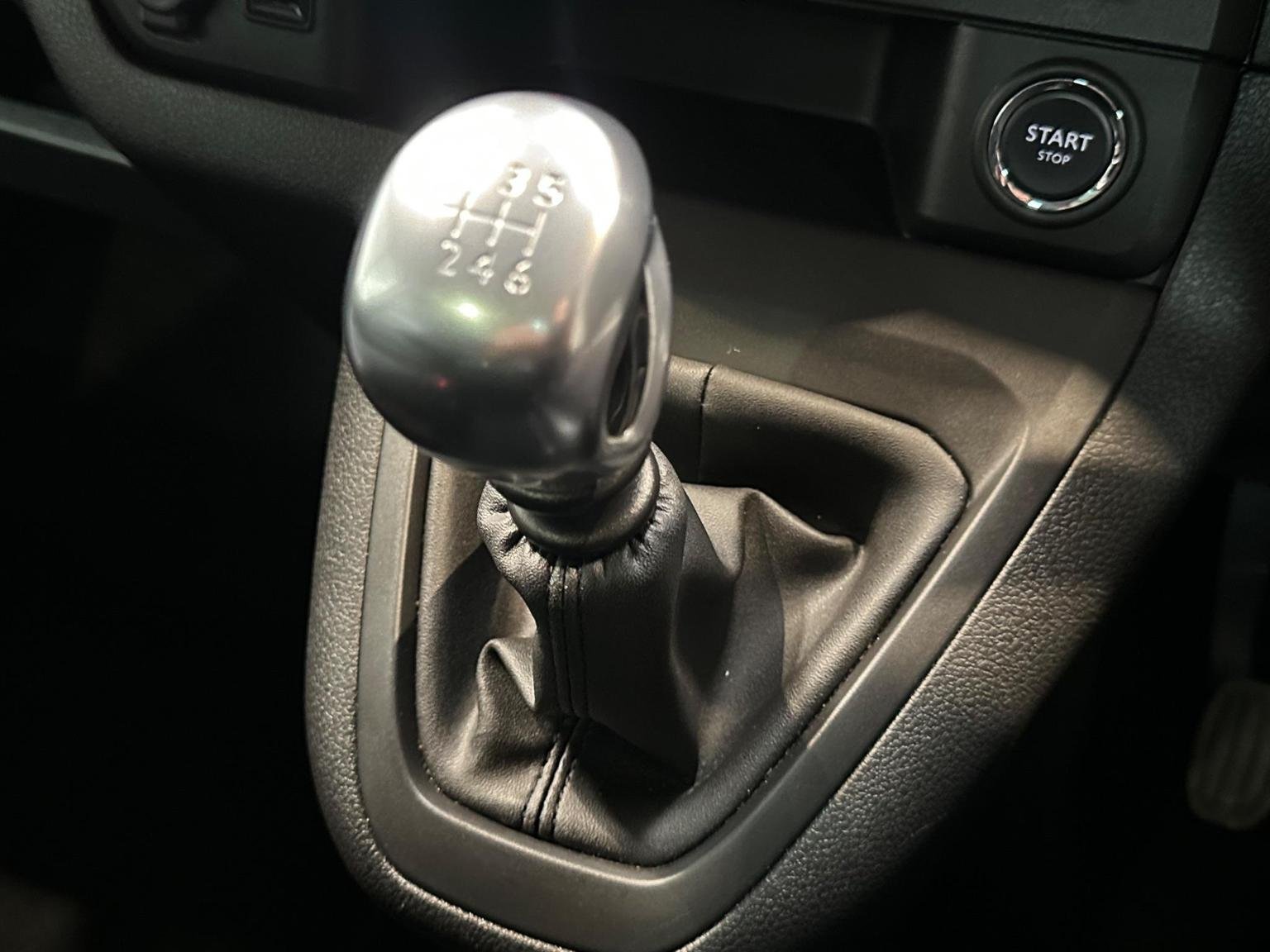 Peugeot Traveller