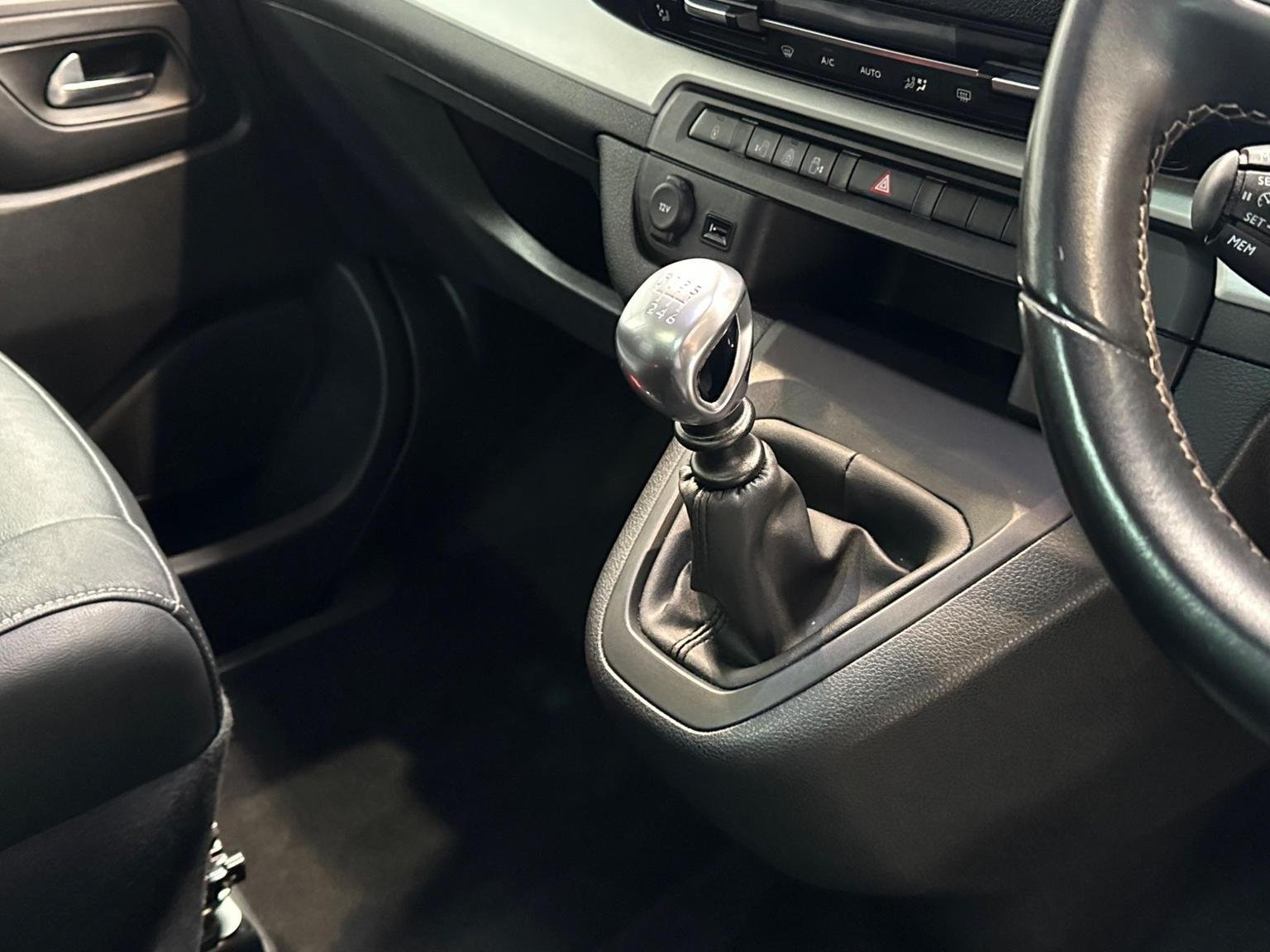 Peugeot Traveller