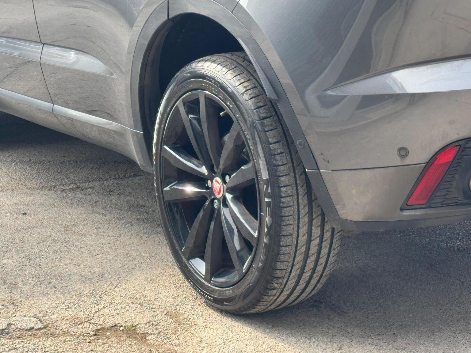 Jaguar E Pace