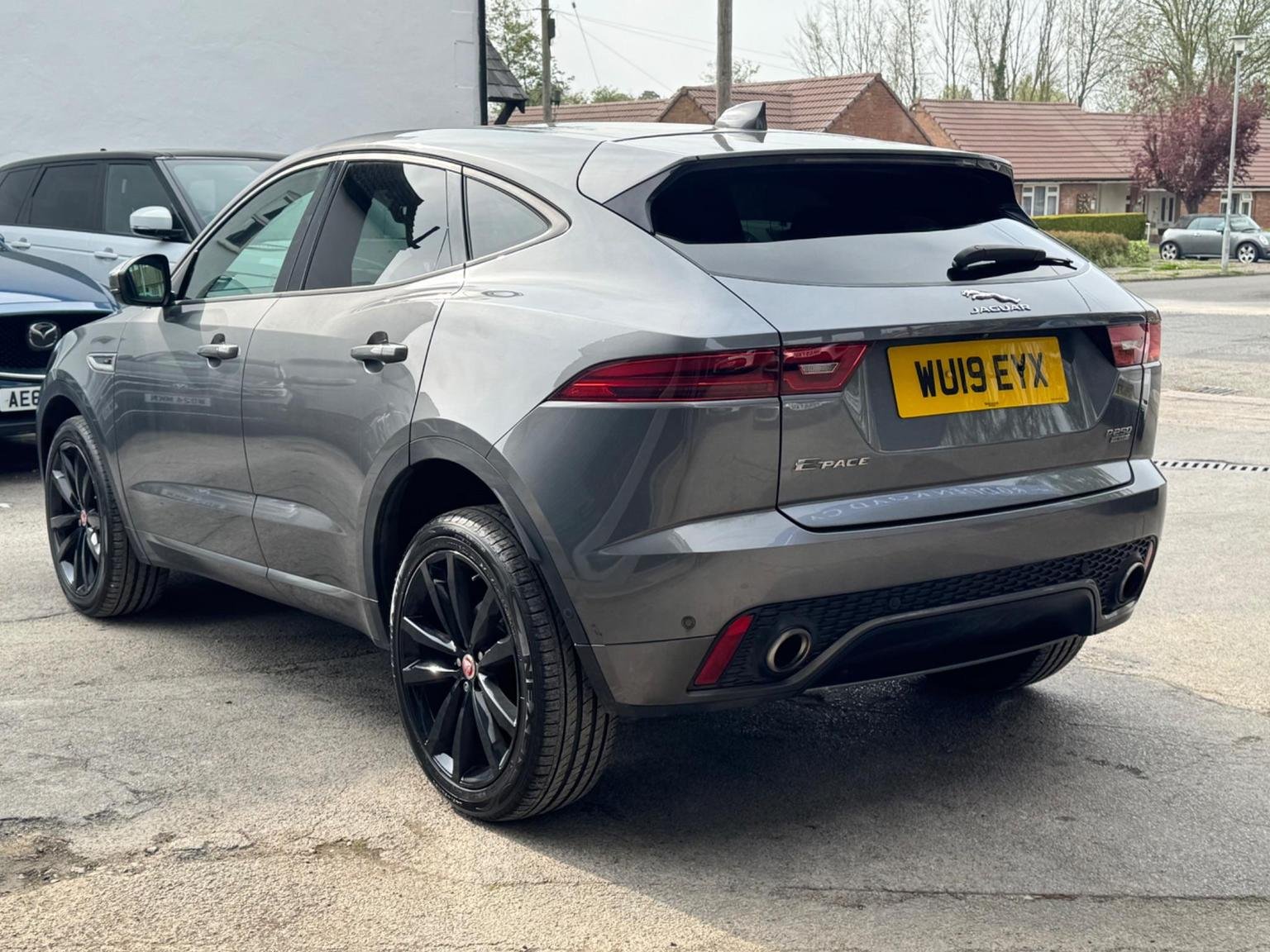 Jaguar E Pace