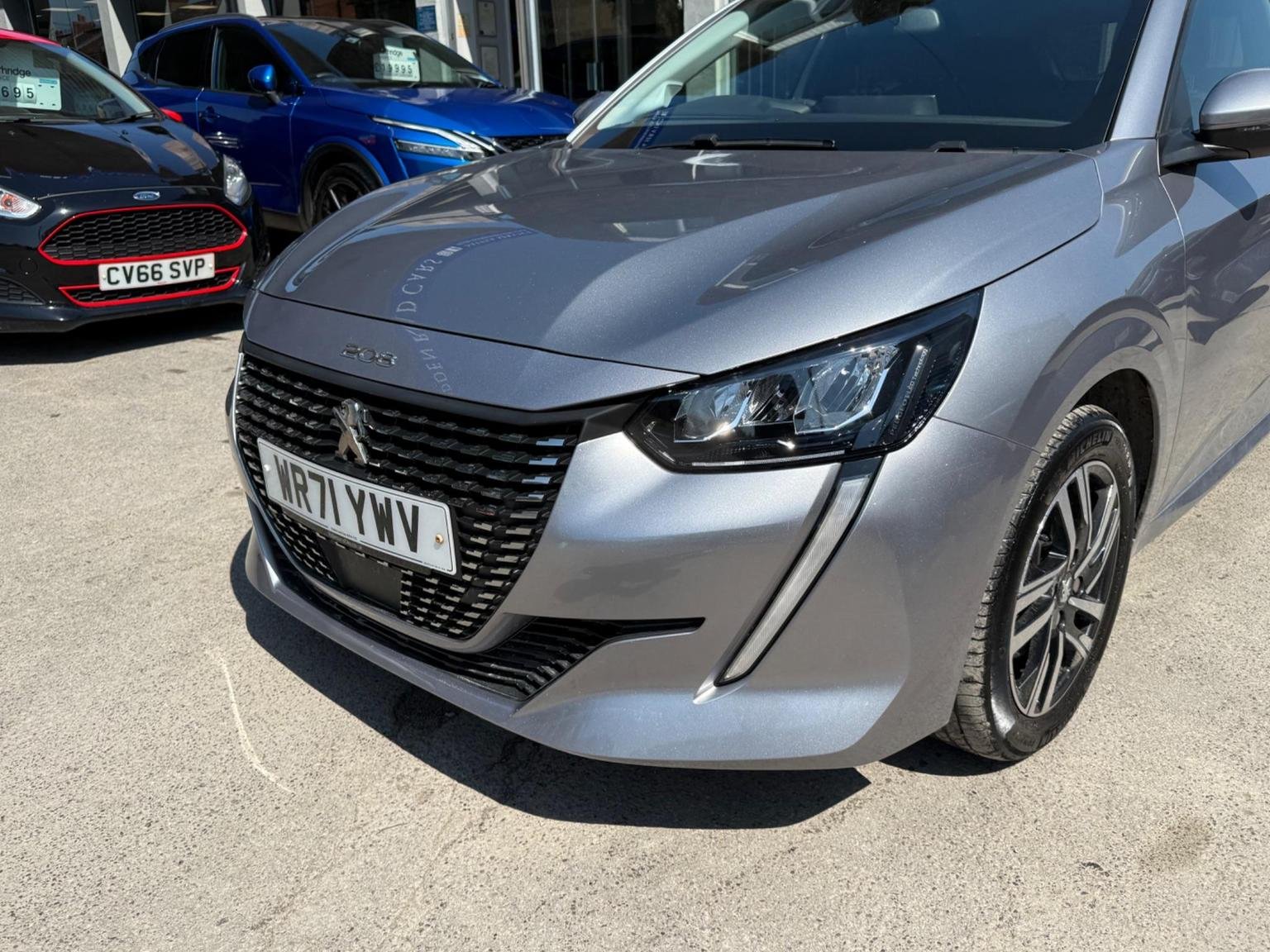 Peugeot 208