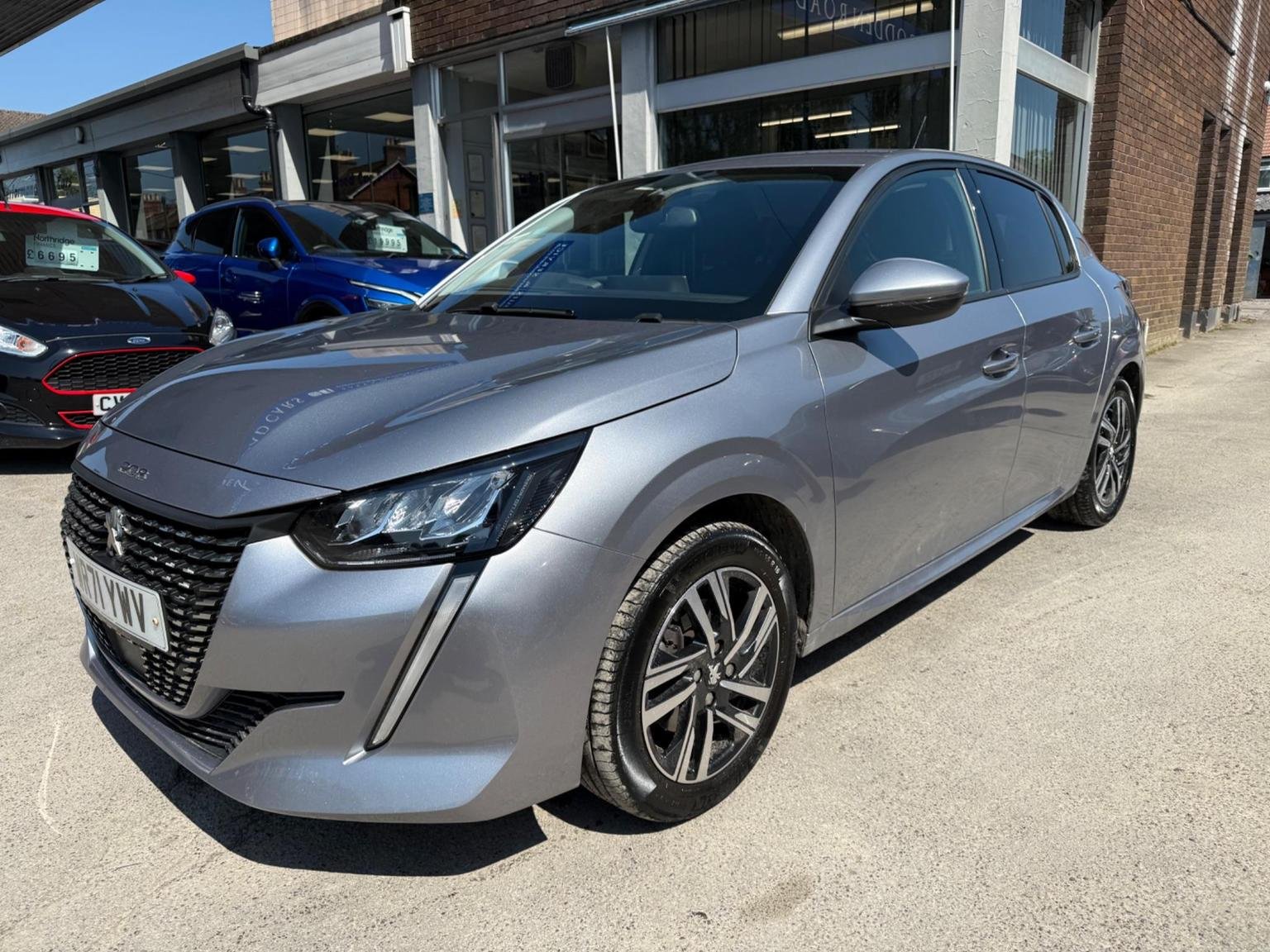 Peugeot 208