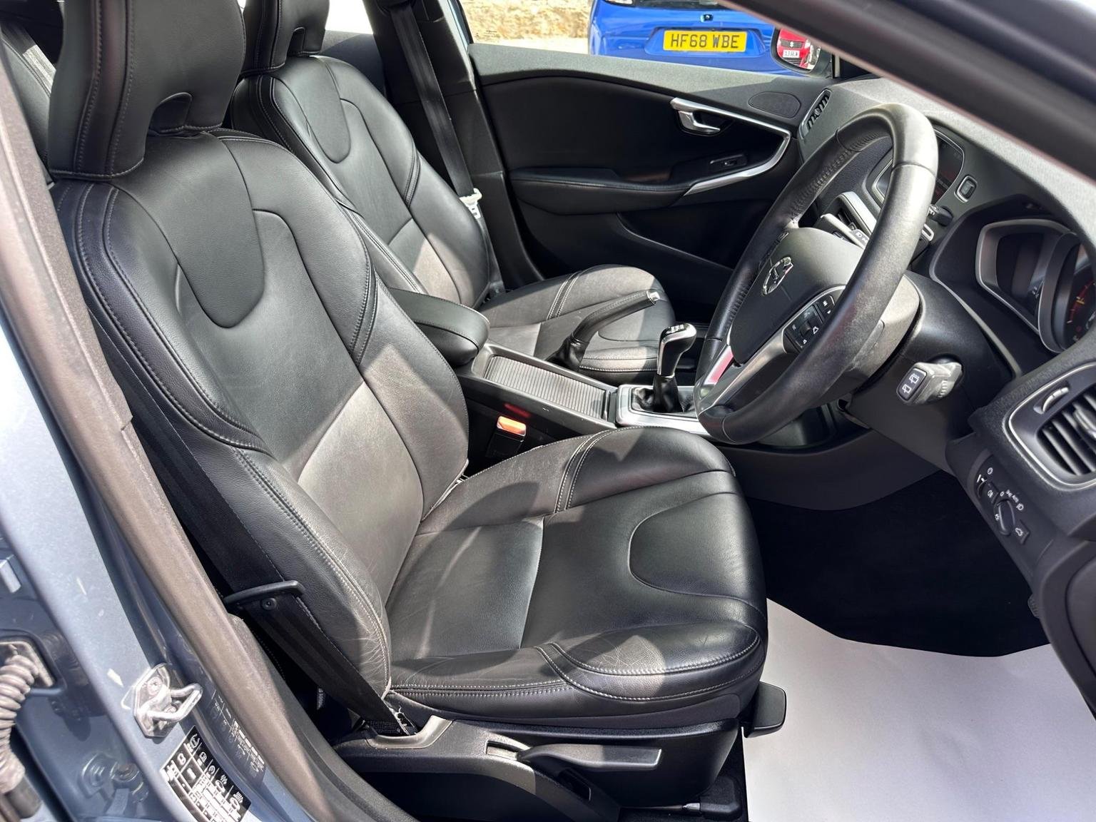 Volvo V40