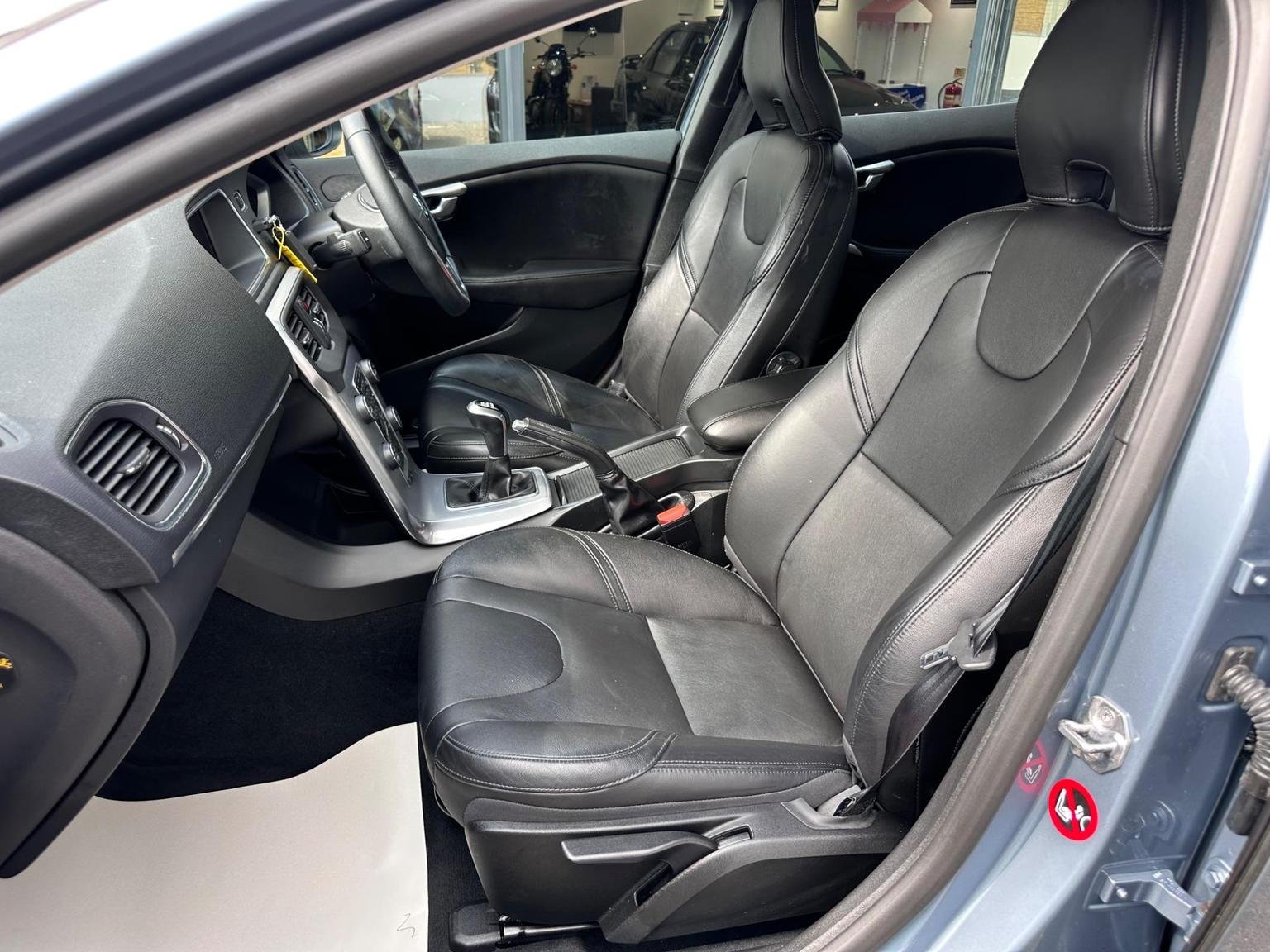 Volvo V40