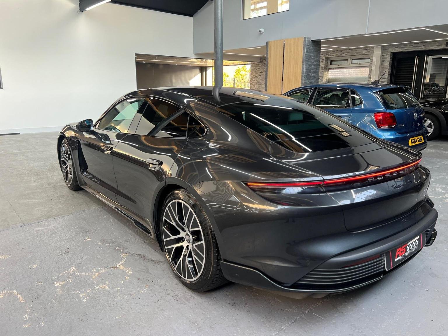 Porsche Taycan