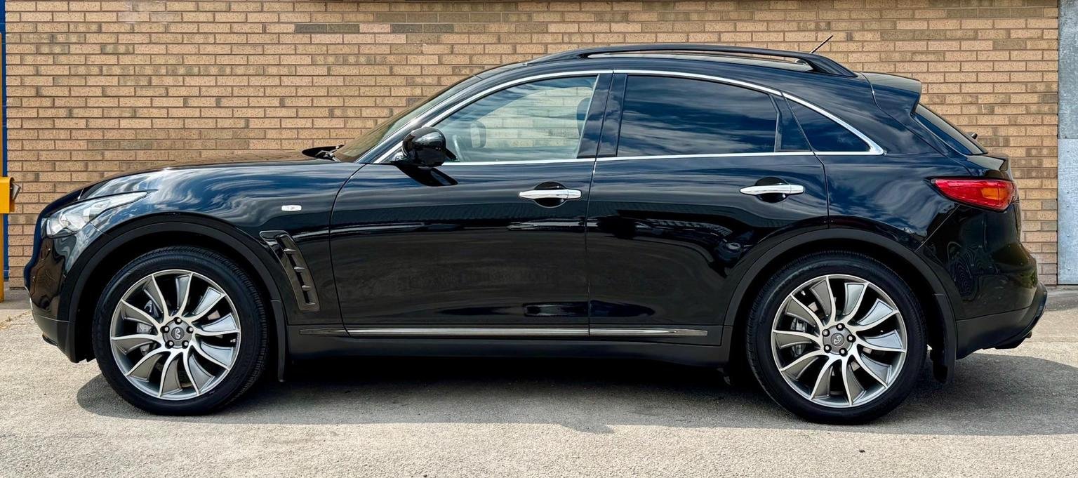 Infiniti QX70