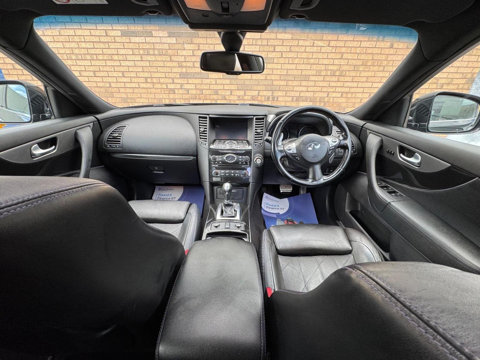 Infiniti QX70