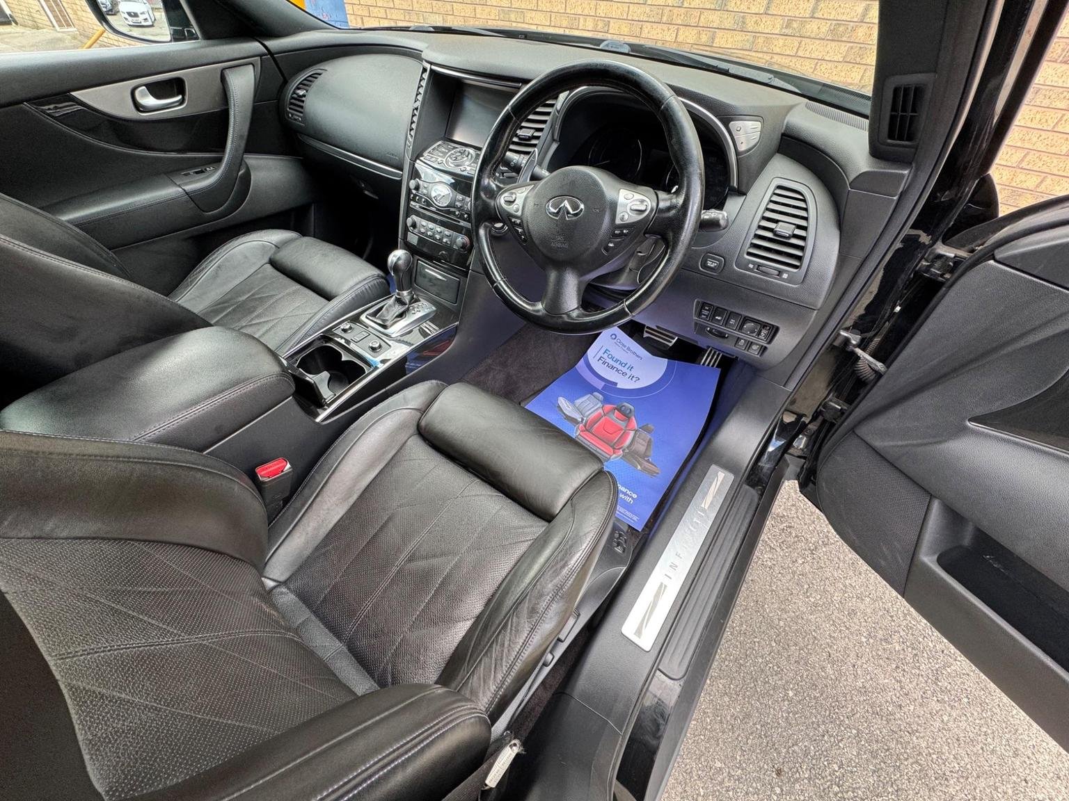 Infiniti QX70