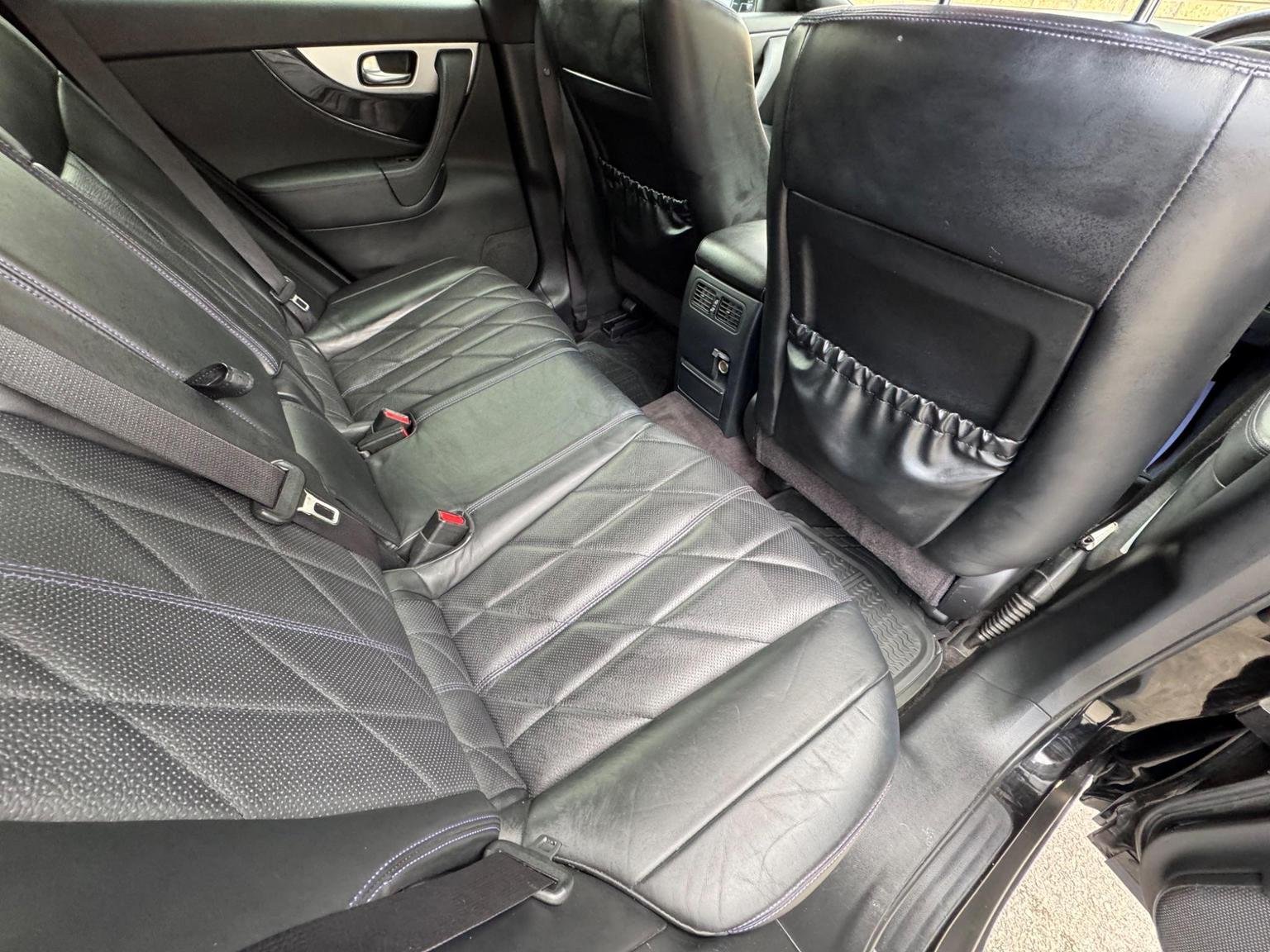 Infiniti QX70