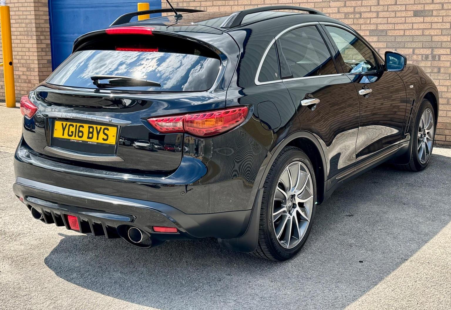 Infiniti QX70