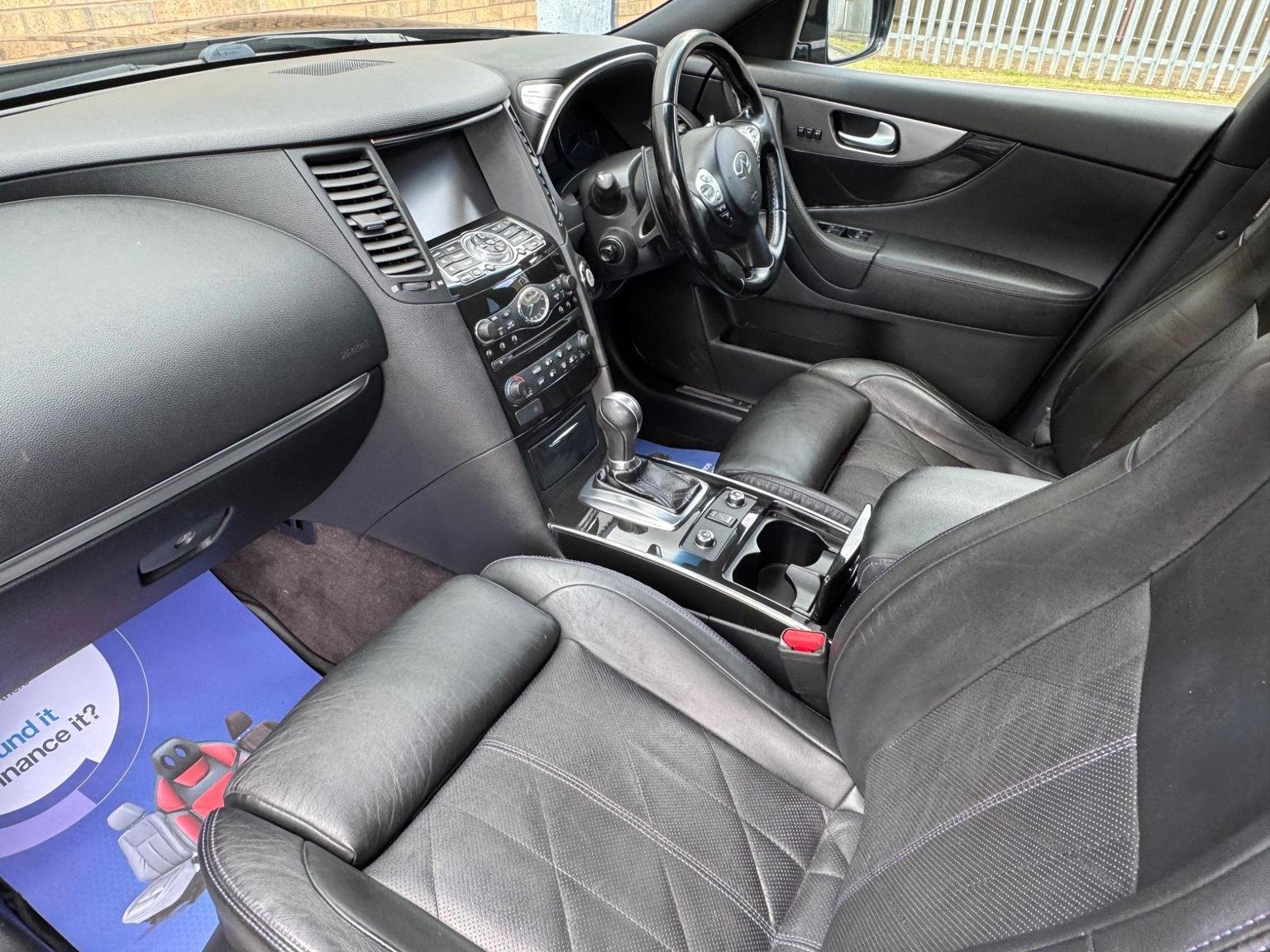 Infiniti QX70
