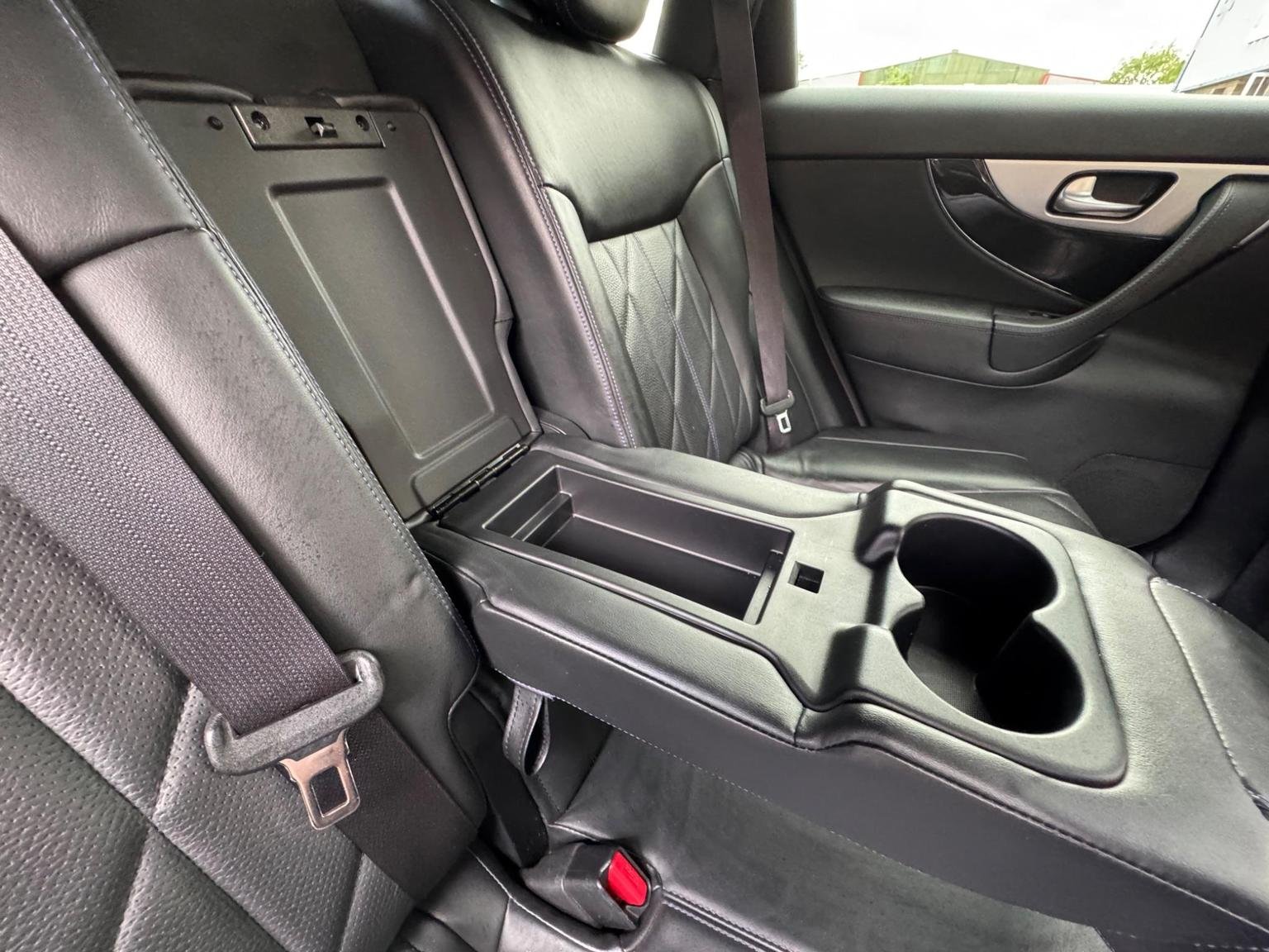 Infiniti QX70