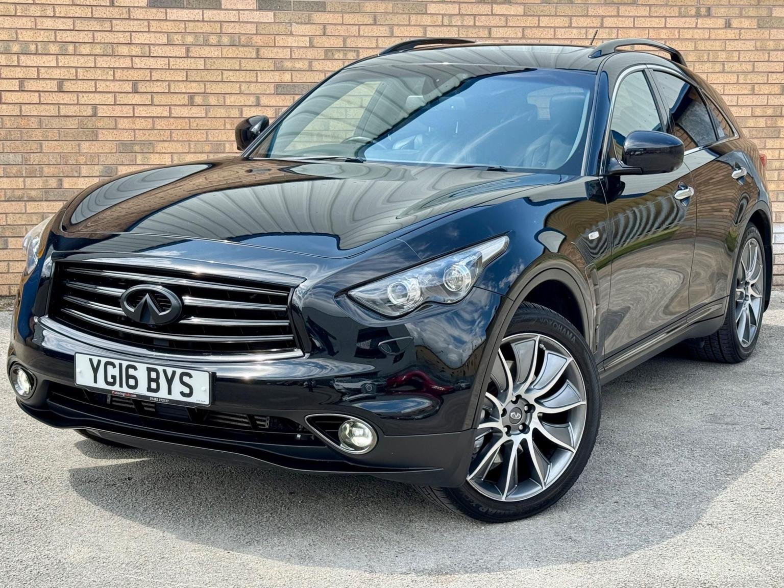 Infiniti QX70