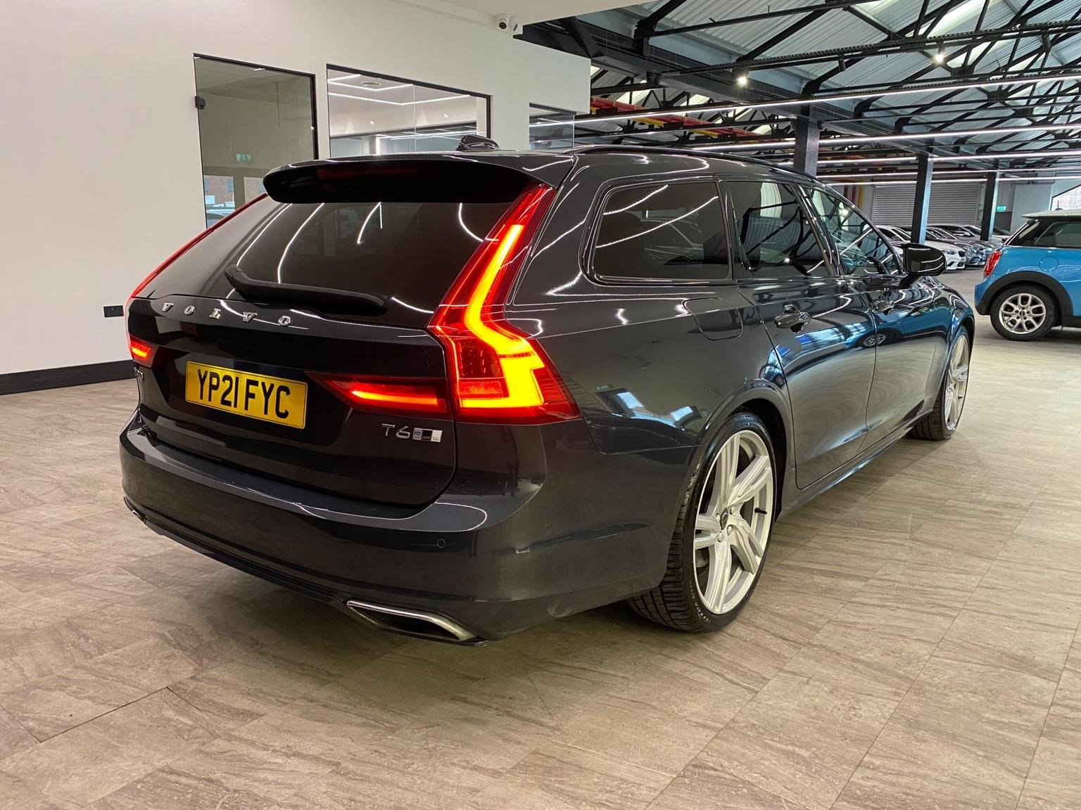 Volvo V90