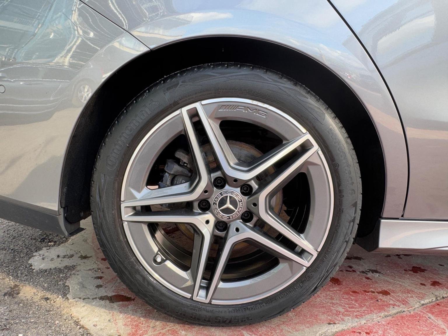 Mercedes Benz CLA