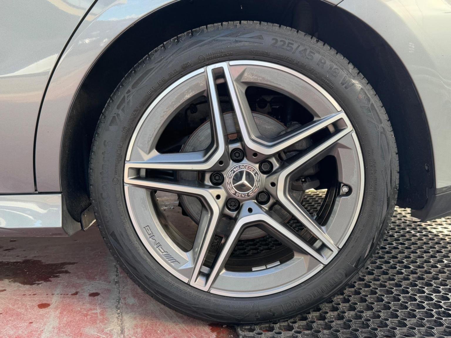 Mercedes Benz CLA