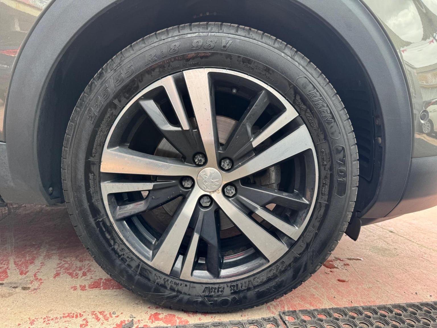Peugeot 5008