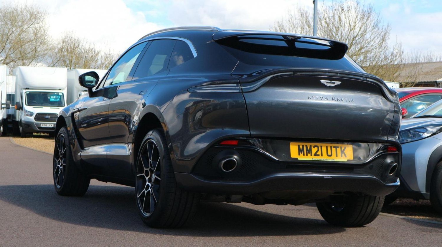 Aston Martin DBX