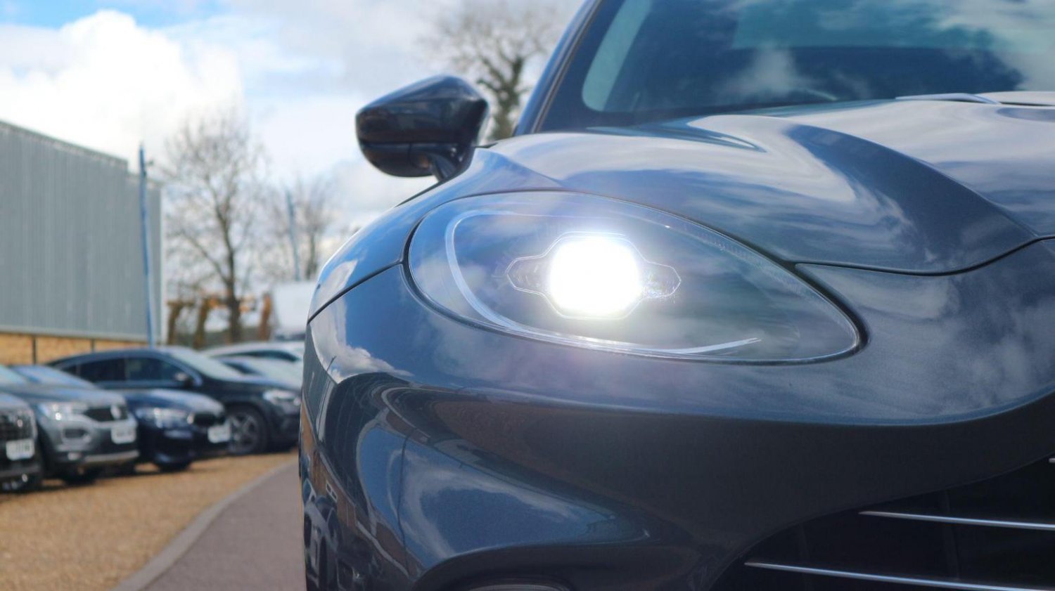 Aston Martin DBX