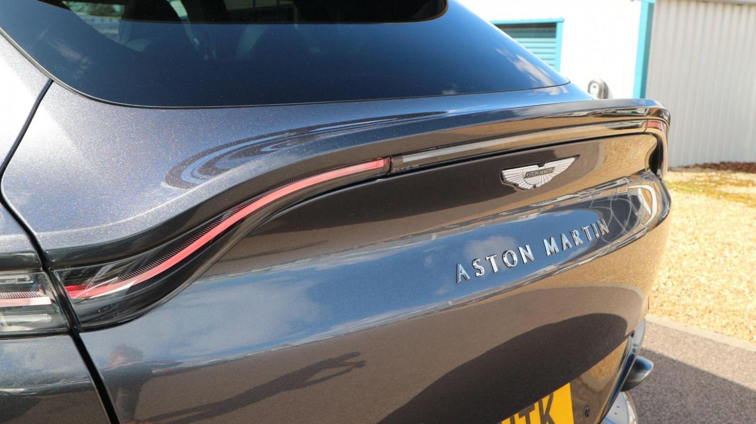 Aston Martin DBX