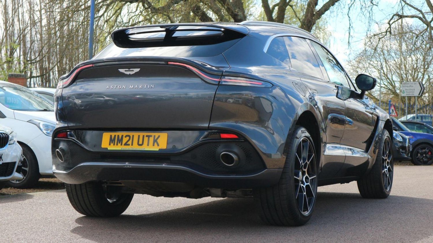 Aston Martin DBX