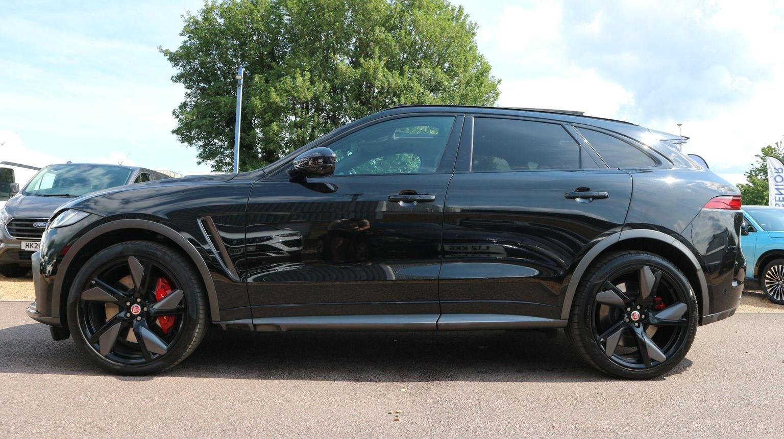 Jaguar F Pace