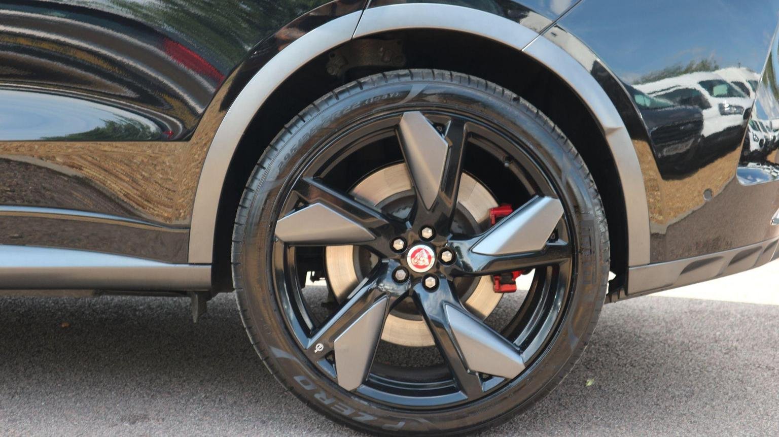 Jaguar F Pace