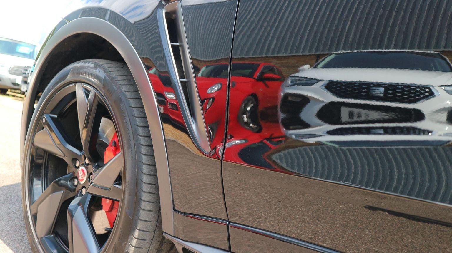 Jaguar F Pace