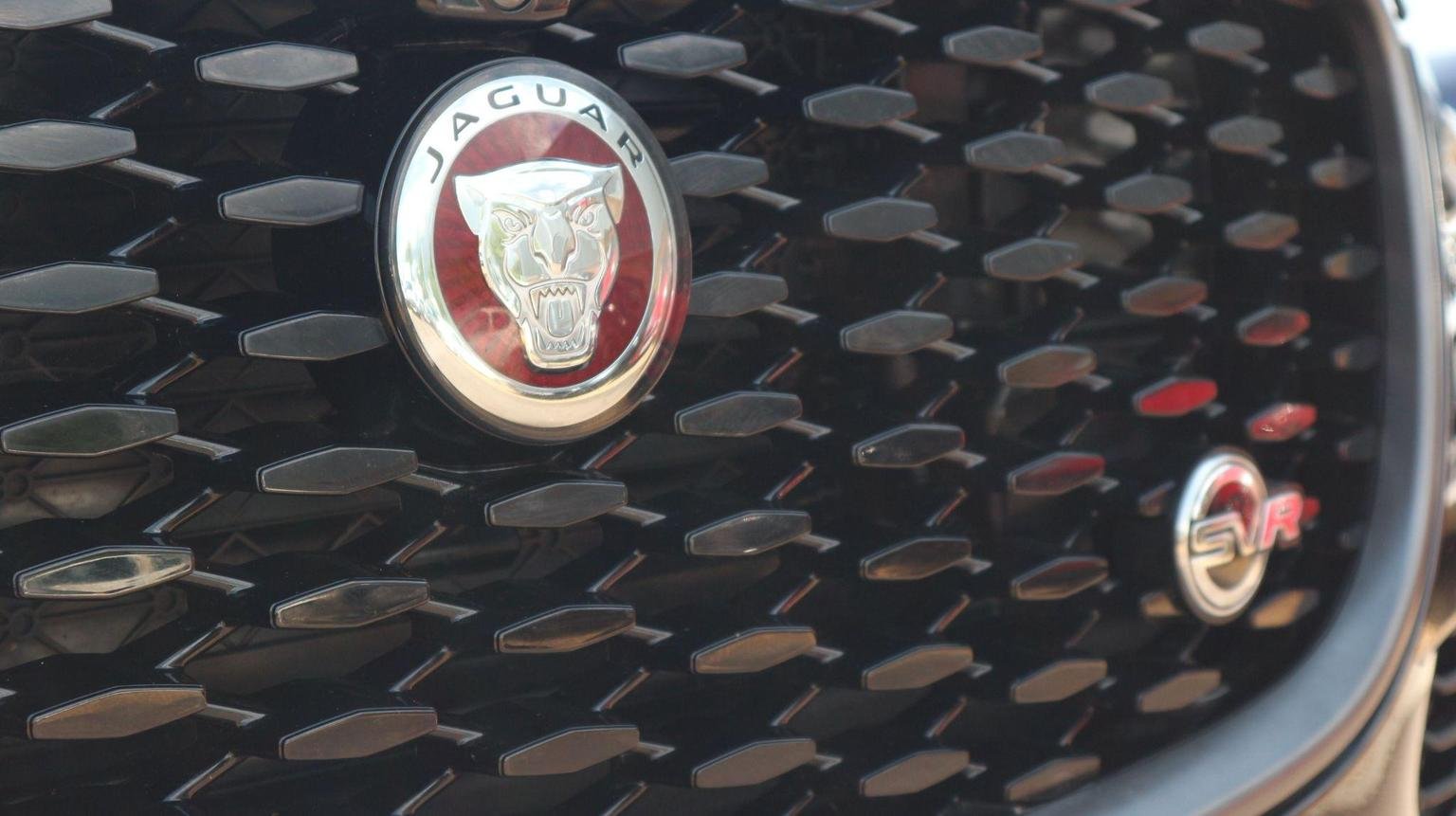 Jaguar F Pace