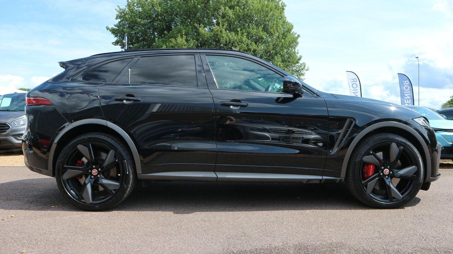 Jaguar F Pace