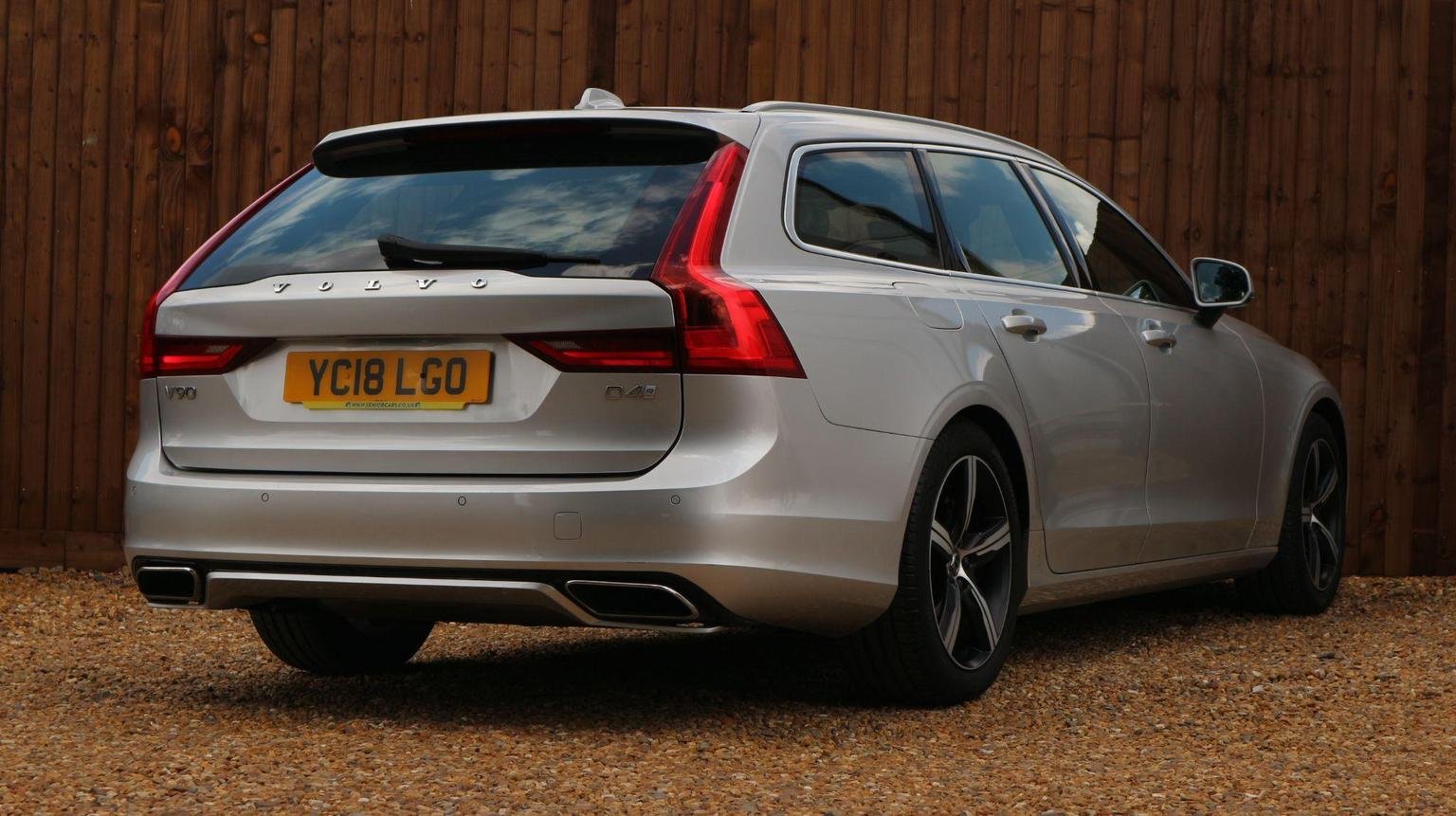 Volvo V90