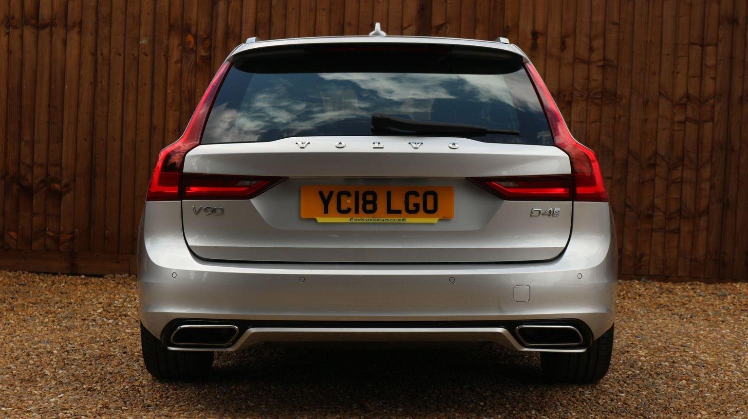 Volvo V90