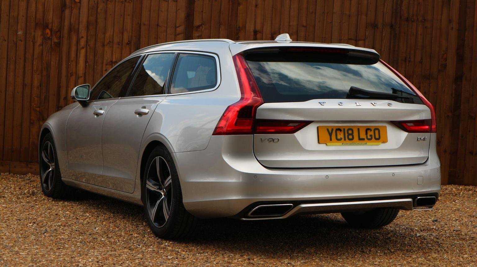 Volvo V90