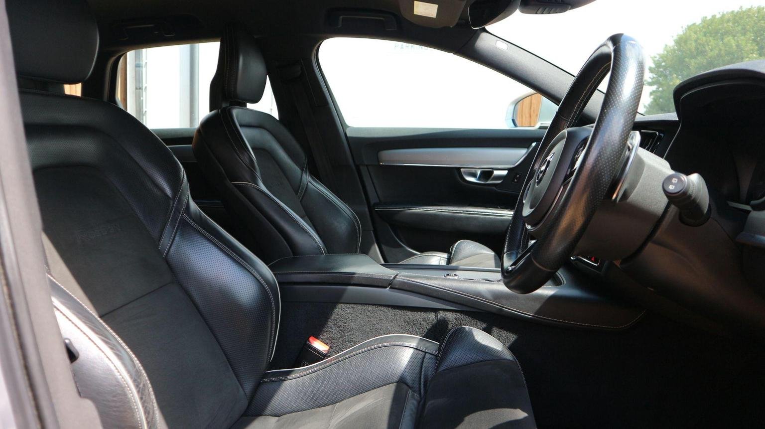 Volvo V90
