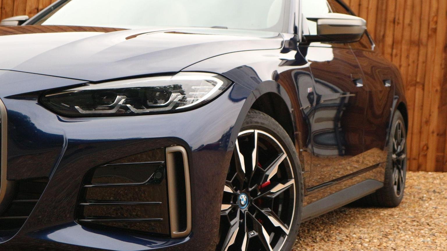 BMW i4