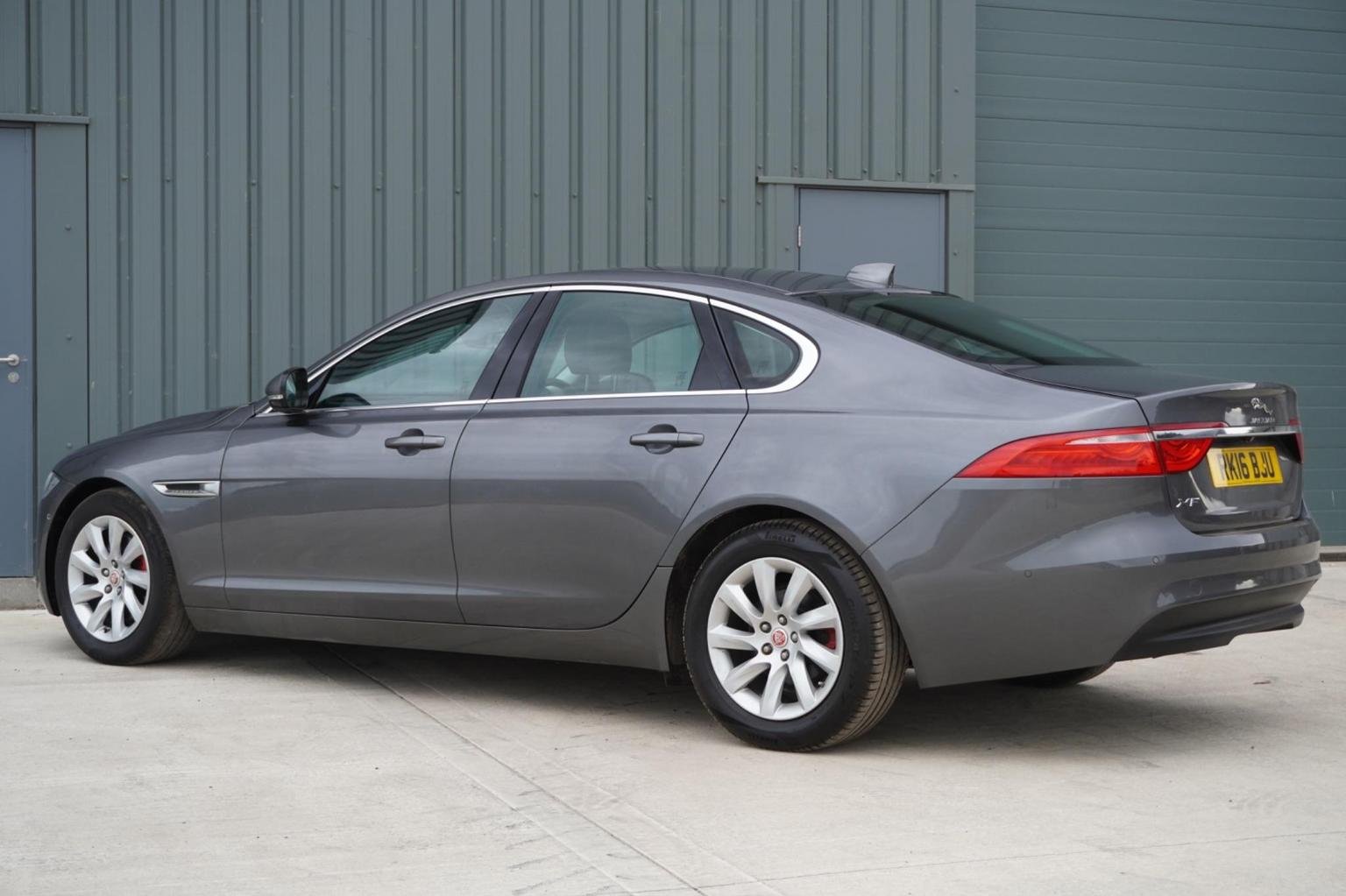 Jaguar XF