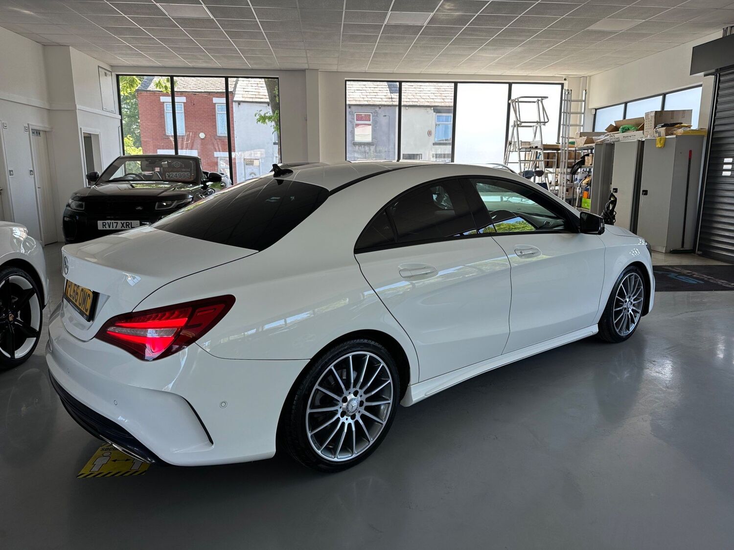 Mercedes Benz CLA