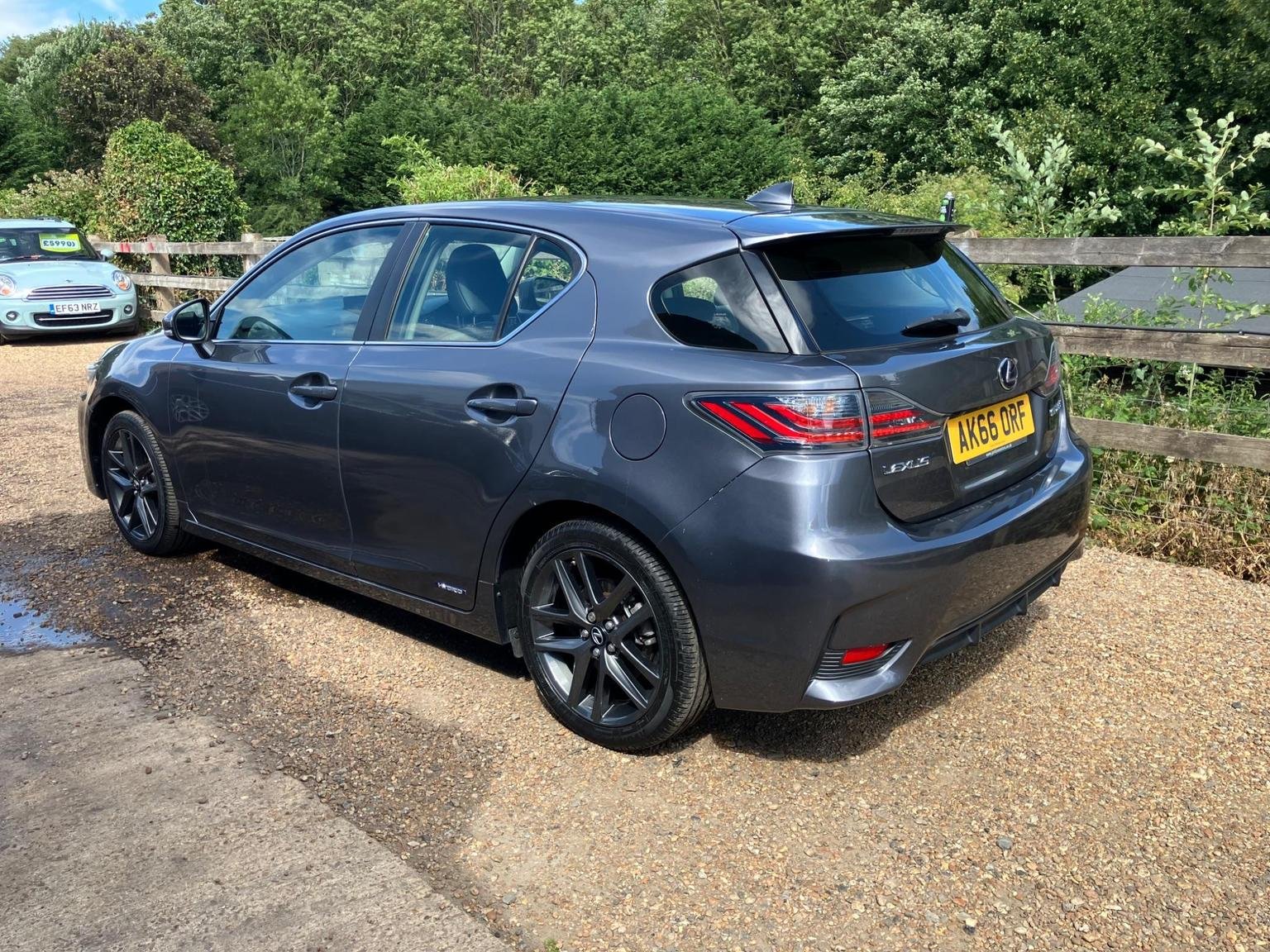 Lexus CT 200h