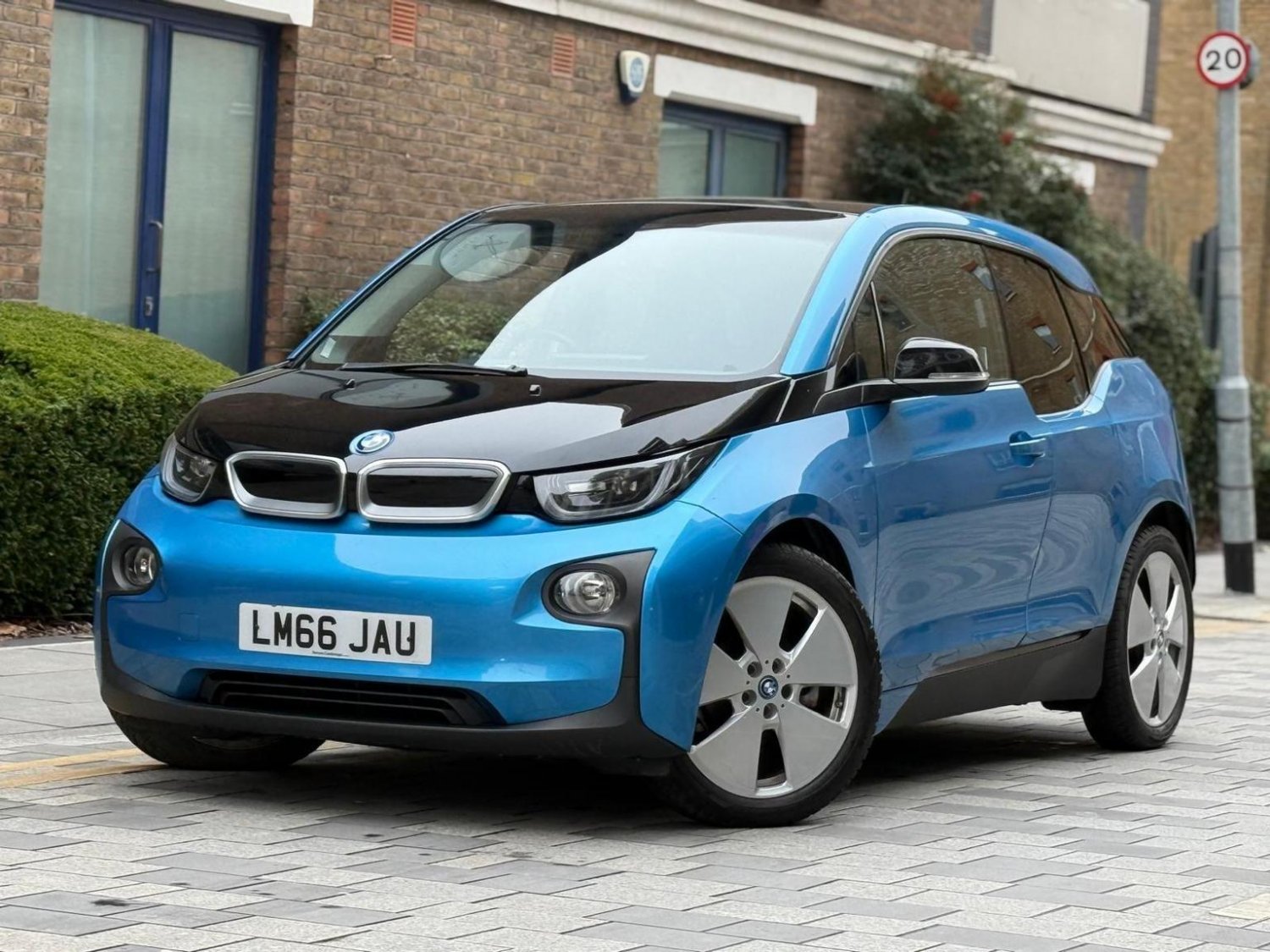 BMW i3
