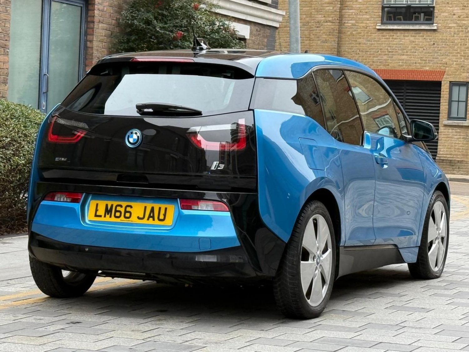 BMW i3
