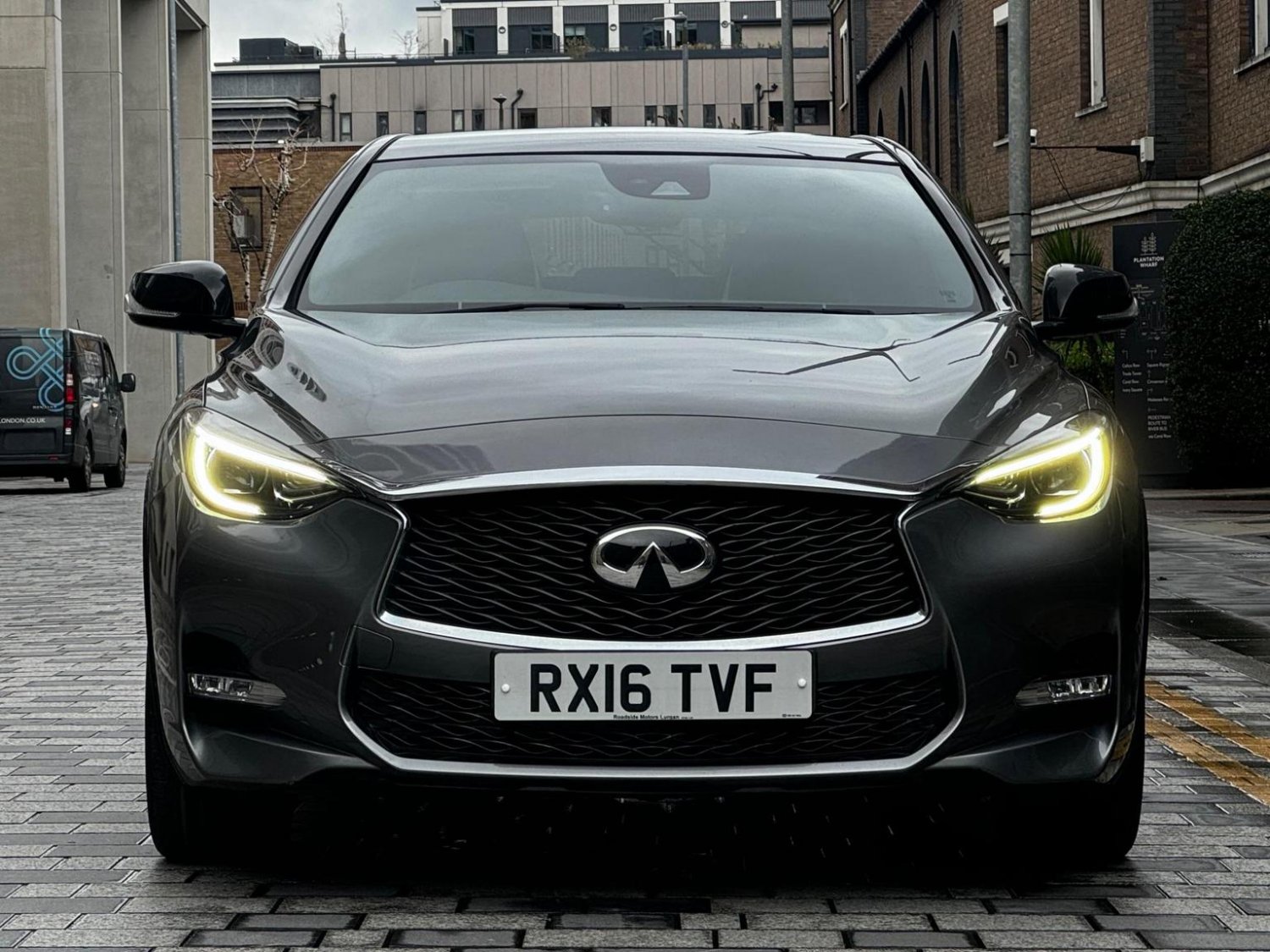 Infiniti Q30