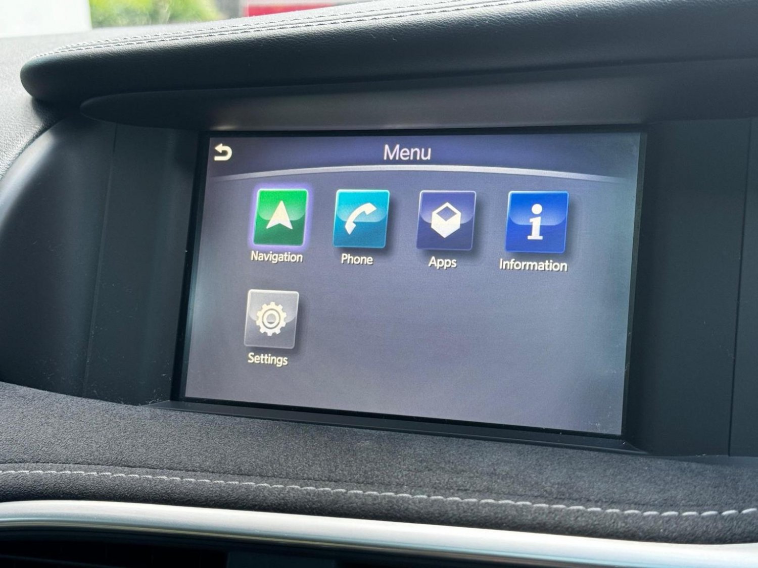 Infiniti Q30