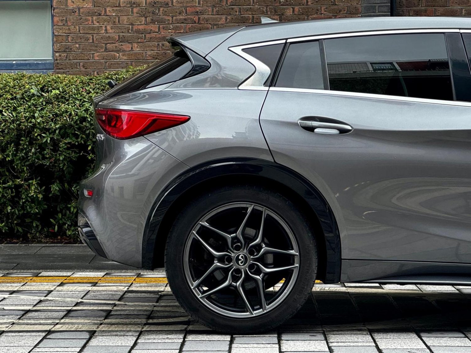Infiniti Q30
